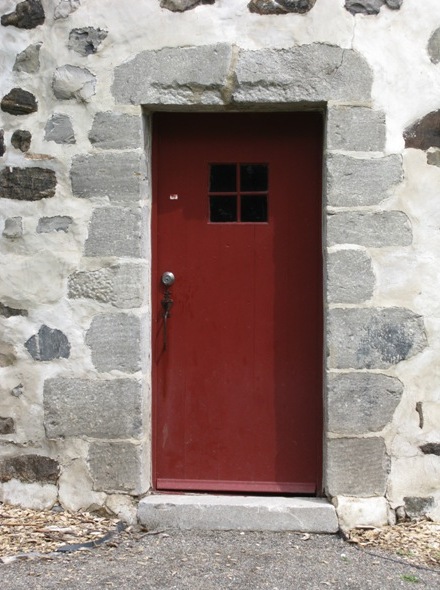 L'une des 2 portes du Moulin de la Pointe aux Trembles - Montral