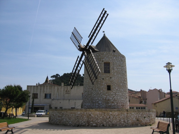 Le Moulin Camoin, Office de tourisme, autre côté