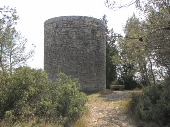 Ancien moulin  Aubais, autre vue