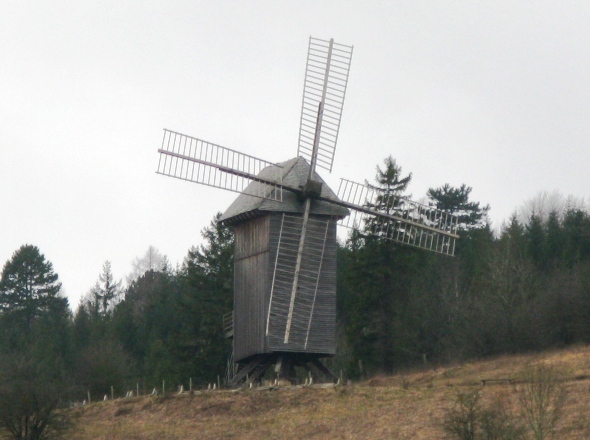Moulin d'Azannes en 2009, avec ses ailes rpares