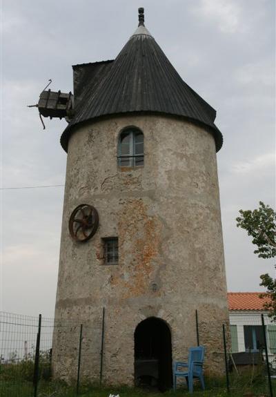 Moulin de la Plaine - lieu dit "Les Cornires" - Barbtre