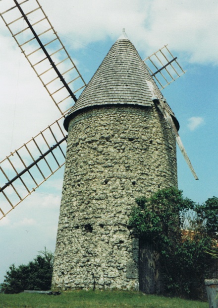 Moulin de la Paille  Bessac, vue de derrire