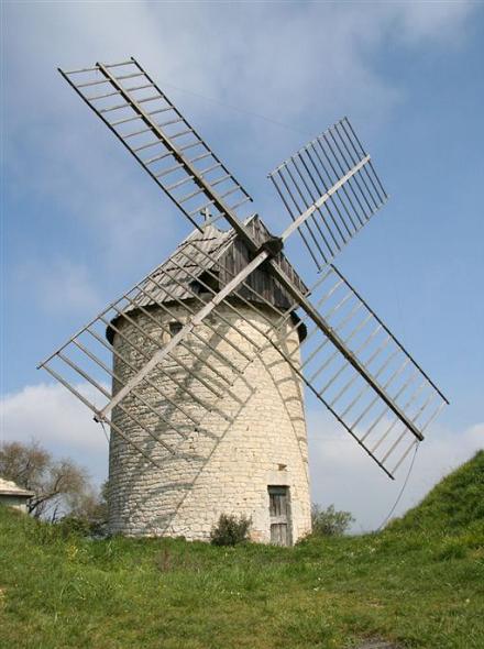 Le moulin de la Mairie a retrouv ses ailes