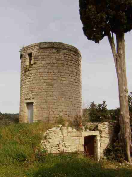 Ancien moulin  Clarensac