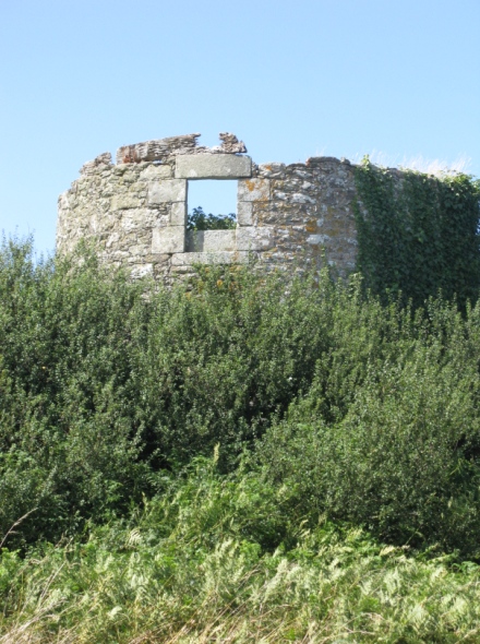 Moulin ruin de Kergroas