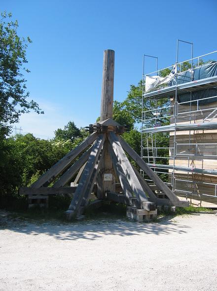 Pied du moulin en construction le 11 juin 2006