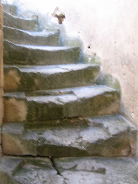 Escalier en pierre du moulin Ramet
