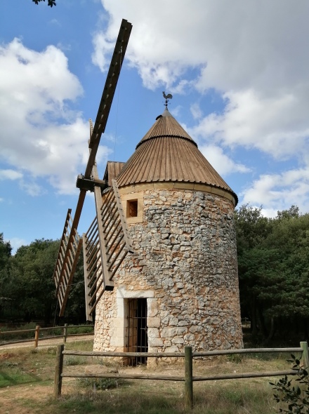 Moulin restaur  La Capelle et Mesmolne, de l'autre ct