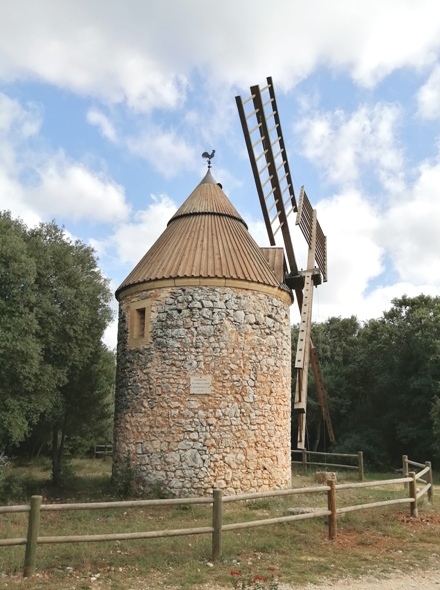 Moulin restaur  La Capelle et Mesmolne, de ct