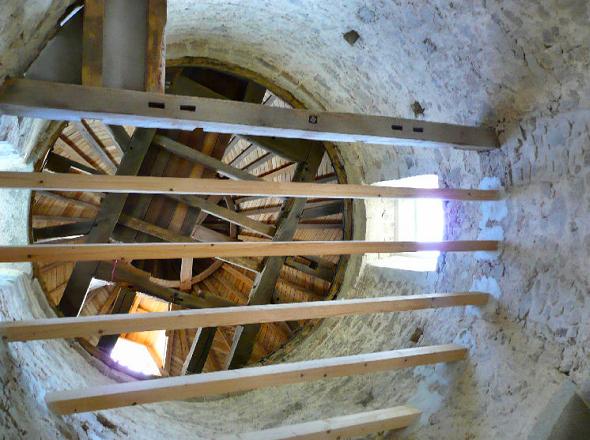 Charpente du moulin de la Grve en restauration 