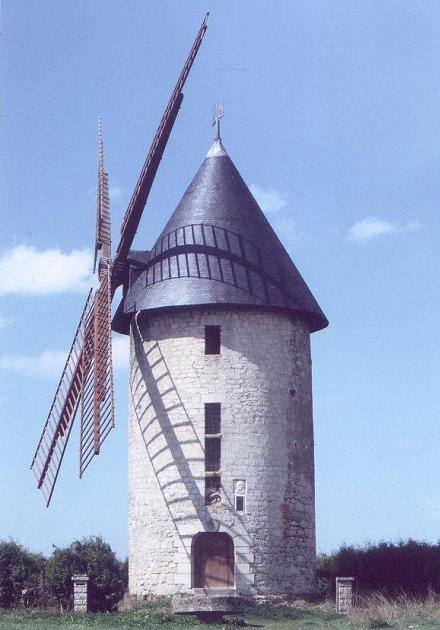 Largny sur Automne - moulin tour - ailes symétriques