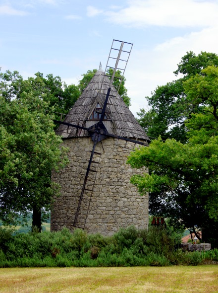 Le moulin de Larroque sur L'Osse, de face