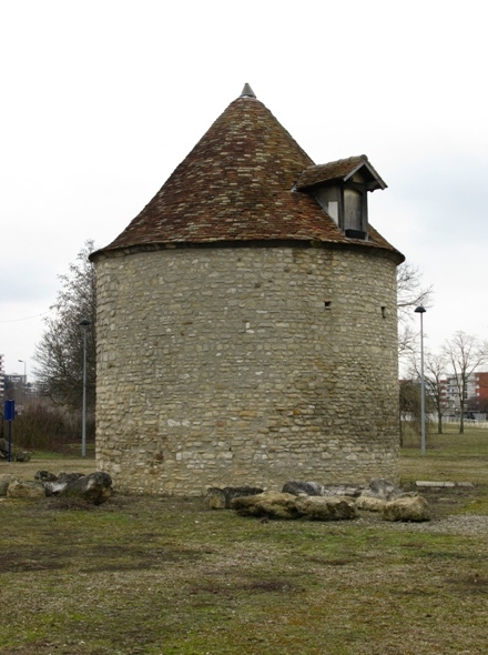 Ancien moulin aux Mureaux, autre face