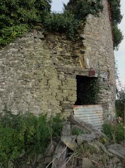 L'autre porte du moulin prs du Mont Leval - Les Pas