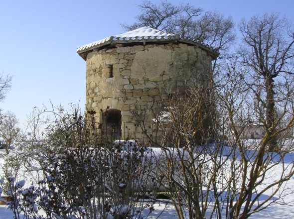 Ancien moulin au village de Cassemartin - L'Isle Jourdain