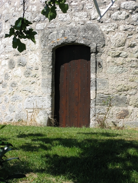 L'une des portes du moulin du Tlgraphe  Marmande-Beyssac