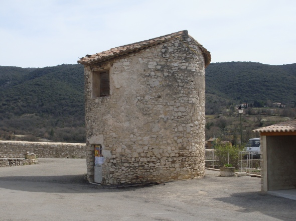 Ancien moulin à Méthamis