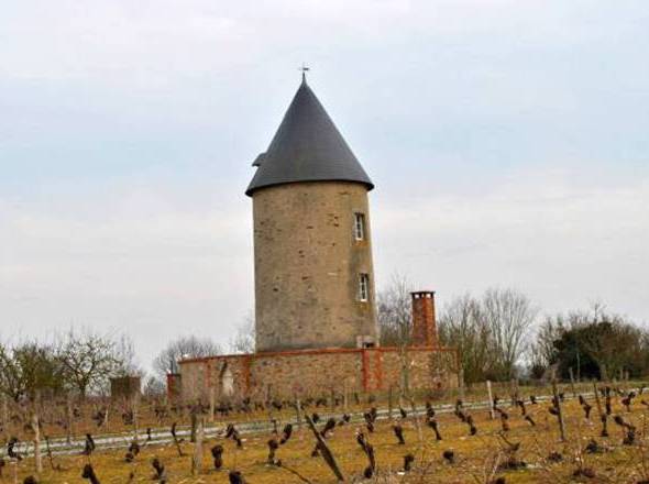 Un moulin situ au Vieil Outet - Rochetrejoux