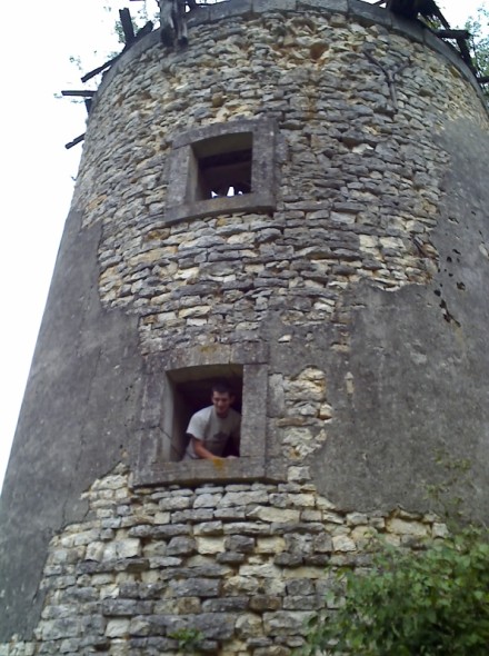 Sainpuits - Moulin des Barres - dtails de la tour