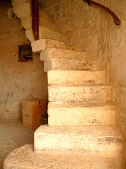 Moulin du bourg - escalier intrieur - St Georges des Coteaux