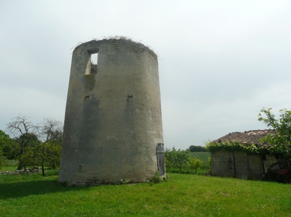 Moulin de Sourdon  St Jean de Liversay, vue arrire