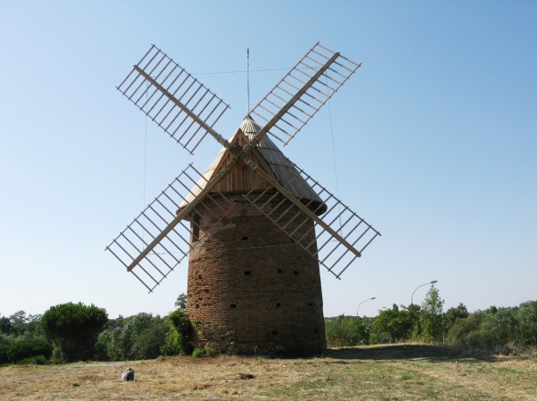Le moulin de St Martin du Touch, de face, termin