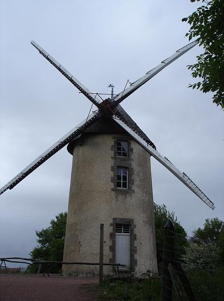 Moulin des justices autre face - St Michel Mont Mercure