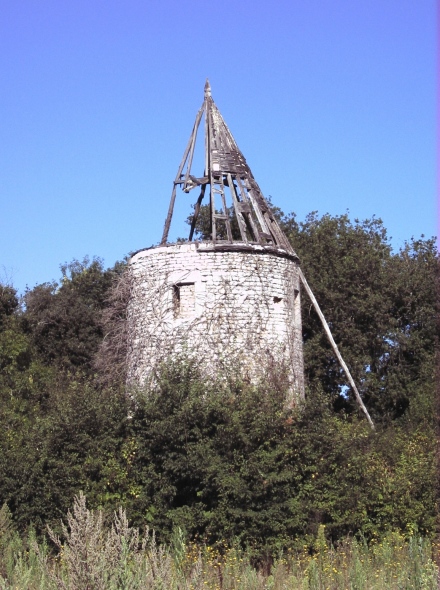 Ancien moulin  Champtier - St Romain de Benet