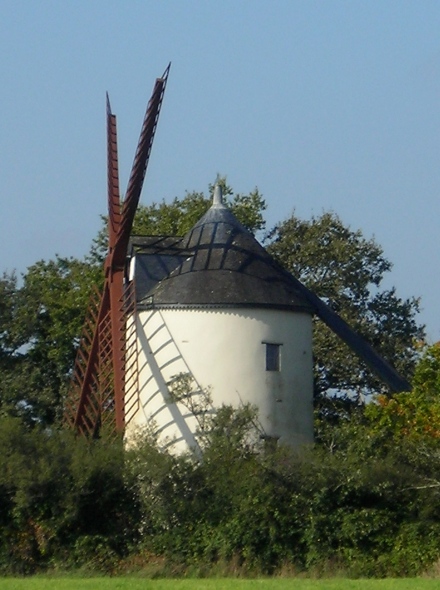 Moulin de la Pelonire - Bazougers, de profil