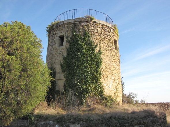 Un 1er moulin  Beauvoisin, autre vue