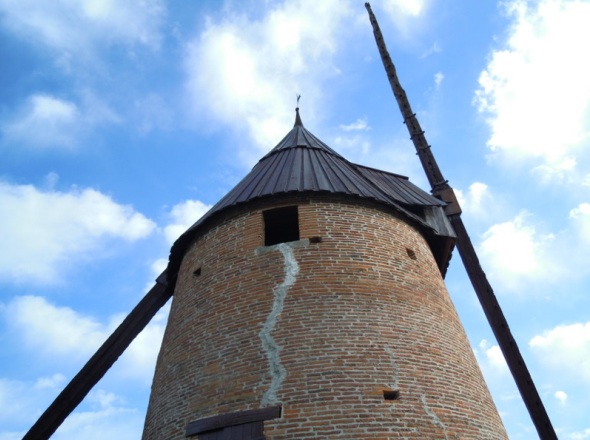 Rejointoiement des briques de la tour du moulin de la Paillasse