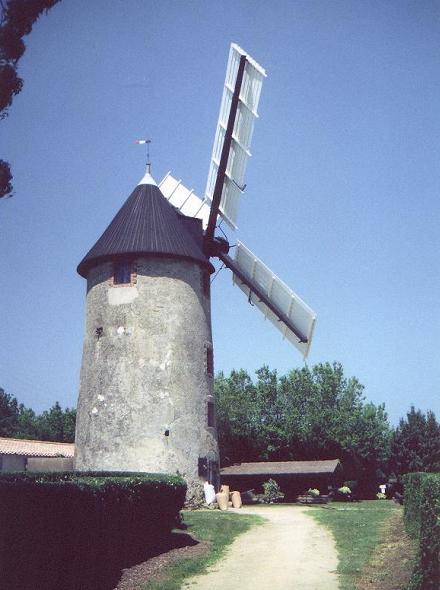 Le petit moulin - Chteauneuf