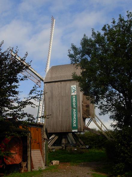 Le moulin Michel avec ses nouvelles ailes flamandes