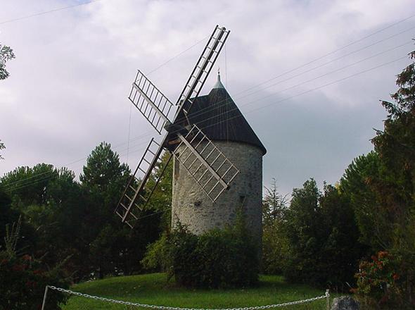 Moulin de Marchemal à Doulezon - limite Pujols
