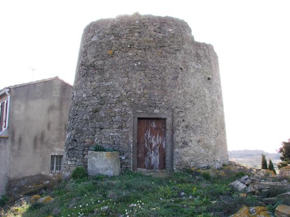 Ancien moulin  Escales