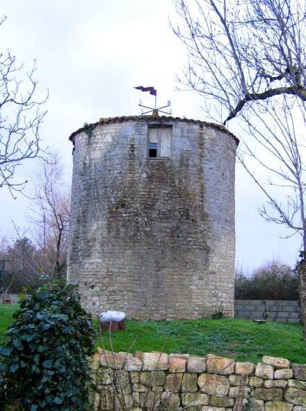 Moulin de Fontenay le Comte vu de la rue