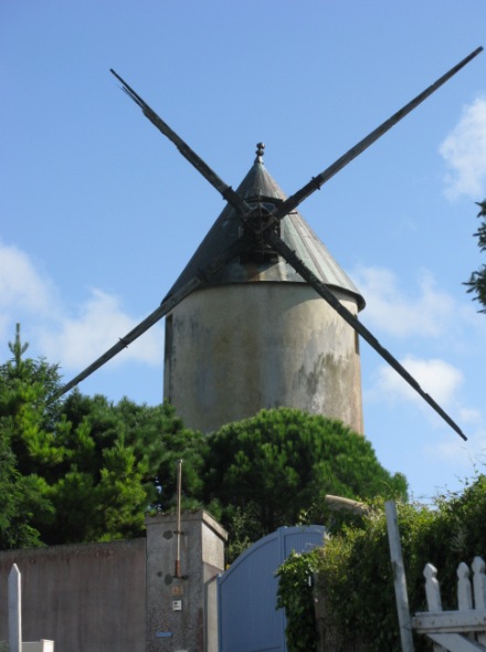 3e moulin de La Cour  La Gurinire vu de la rue