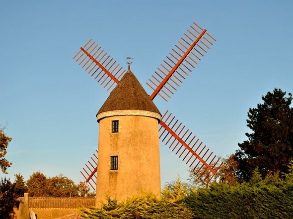 Le moulin Gurin avec de belles ailes toutes neuves