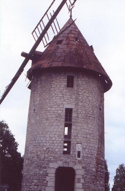 Moulin de Largny avant restauration en 1997