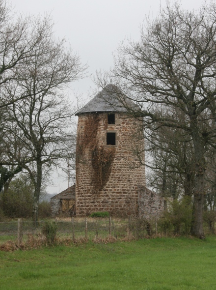 Ancien moulin  Le Melleret  Le Donjon