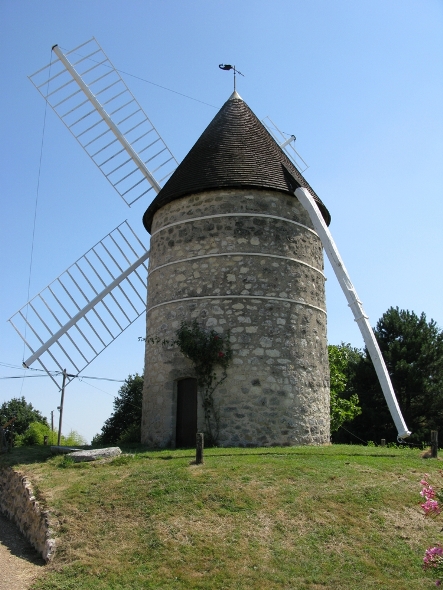 Le moulin du Télégraphe à Marmande, vu de derrière