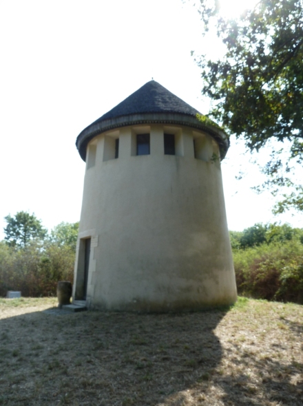 Mouilleron en Pareds - 4e moulin transform en chapelle - De Lattre de Tassigny