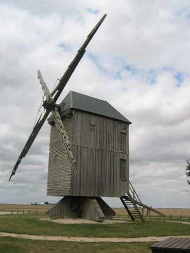 Ouarville - moulin pivot - ailes Berton
