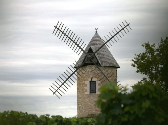 Moulin des grandes vignes à Périssac, de face