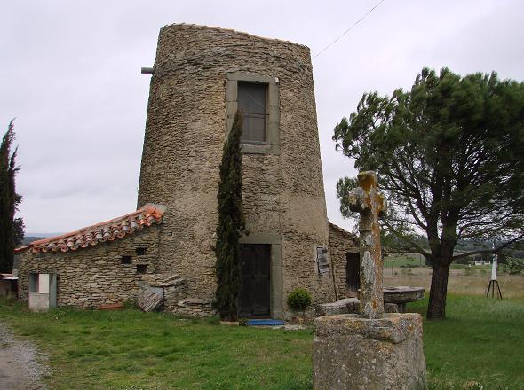 Ancien moulin  Raissac sur Lampy