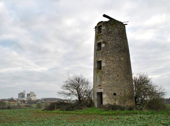 Moulin en ruine  St Andr Goule d'Oie,  La Boninire
