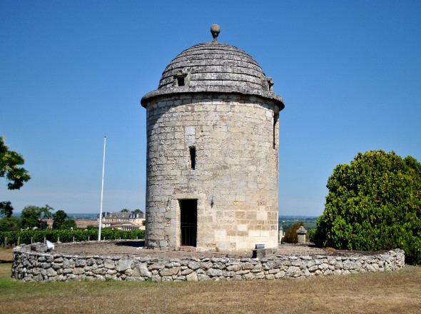 Ancien moulin de Haute Sarpe - St Emilion