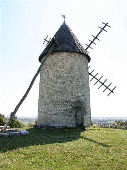 L'un des 2 moulins de Chaillot à St Germain de Vibrac