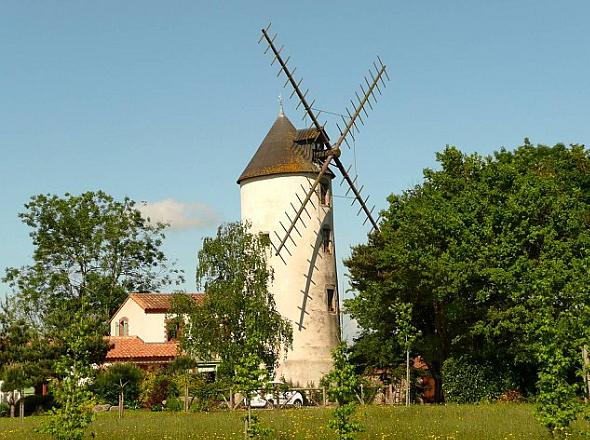 Le moulin pointu - St Hilaire de Clisson