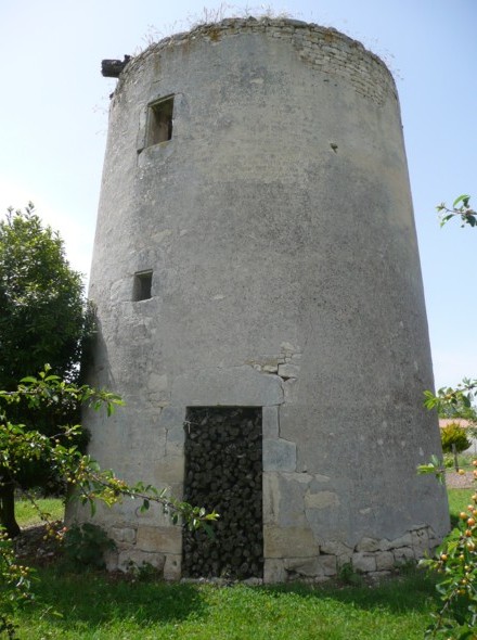Moulin de Sourdon à St Jean de Liversay - autre face